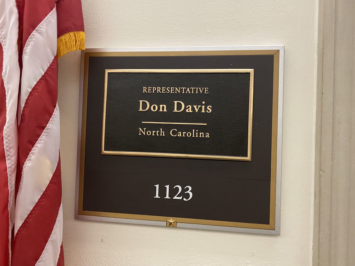 ElizabethMitcha's tweet photo. @DonDavisNC such a great supporter of students and educators in NC! Appreciate the time you took listening to the needs surrounding special education and educator shortages! https://t.co/w1jGqG6qba