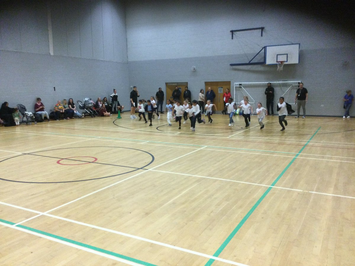 Year3StPeters's tweet photo. We had a great afternoon in the sports hall! Everyone showed excellent team spirit and enjoyed every minute. Well done Key Stage 1 👏 🏅 🏆 https://t.co/aQAXmc2WUC