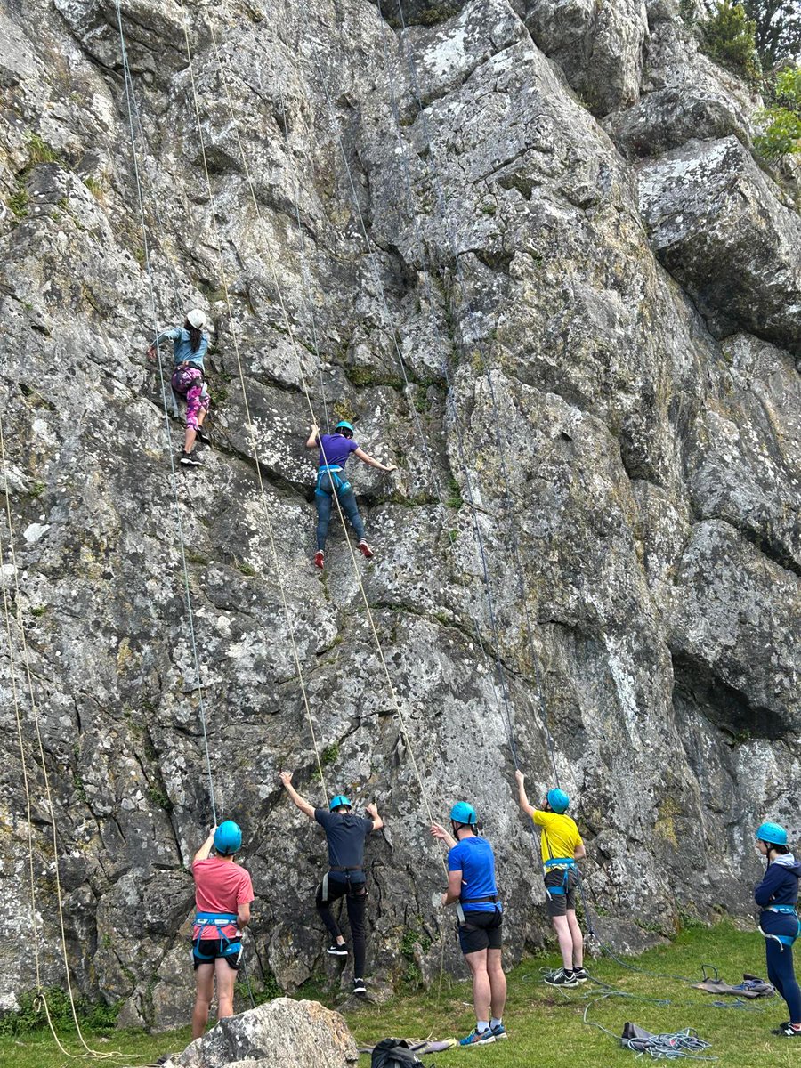 lamayenne's tweet photo. [#Santé] Le #Département accueille les internes en médecine en organisant des soirées dédiées à la découverte de notre #territoire. Une activité escalade leur a été proposés aux grottes de Saulges.
@HopitauxMayenne @CHLaval53 @lescoevrons https://t.co/q2prP9F4Iq