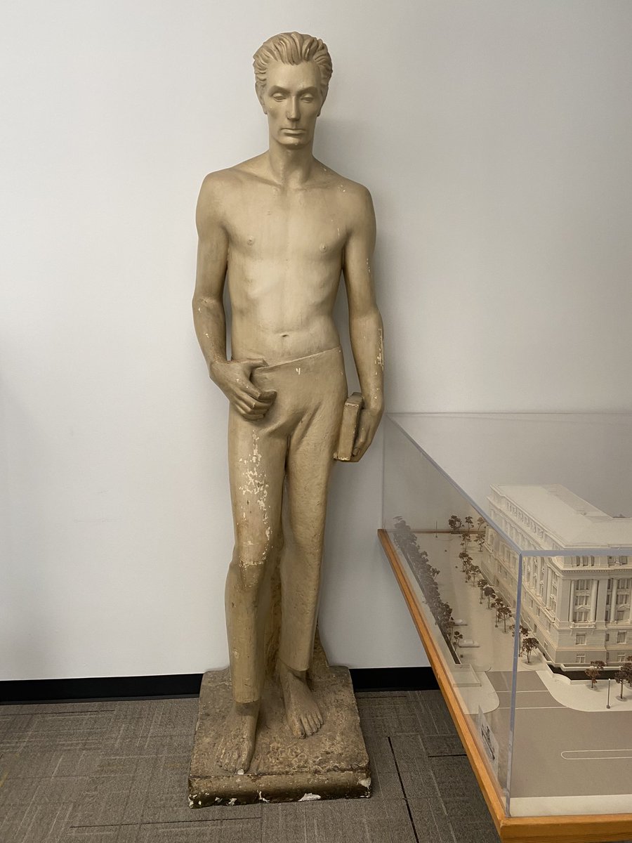 Oh, and of course, the replica of the sexy Abraham Lincoln statue. (The original is in Los Angeles.)