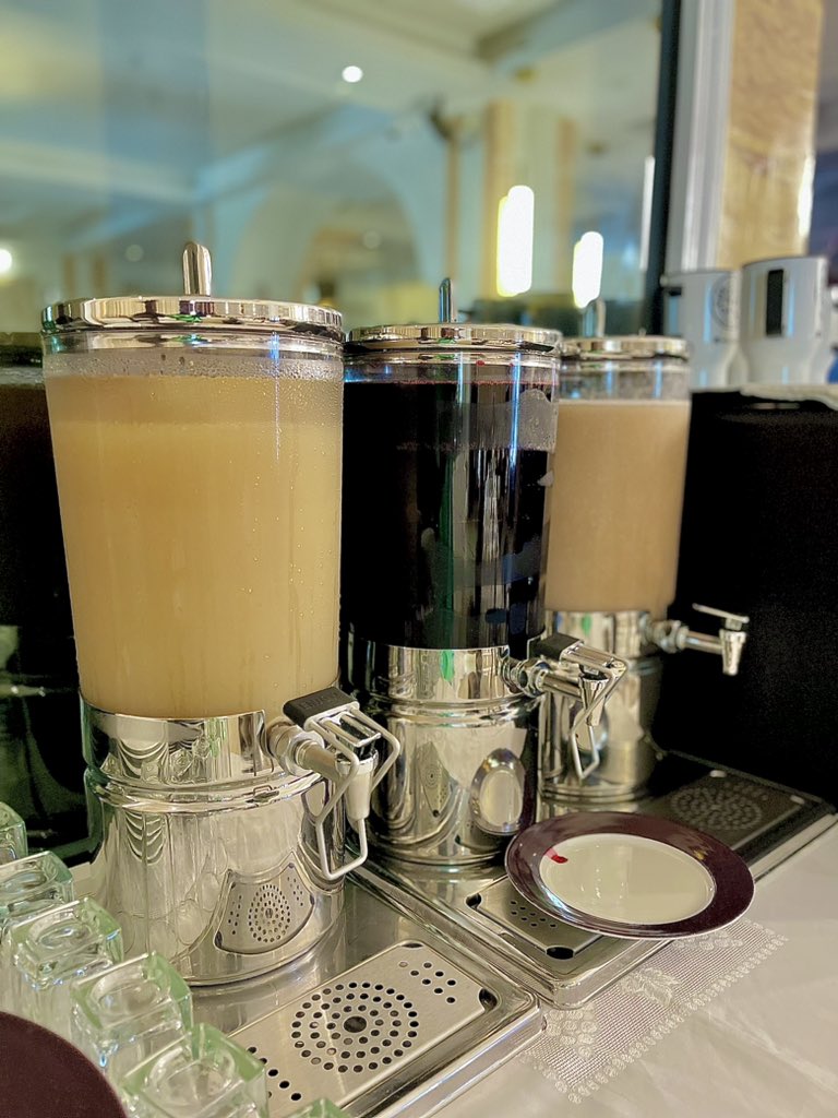 CafeChic_cky's tweet photo. Pour manger sain avec un confort XXL, choisissez notre restaurant. 𝐂𝐀𝐅𝐄́ 𝐂𝐇𝐈𝐂 est le meilleur endroit pour vous, le buffet d’aujourd’hui 👇🏼
#INFO : 📞+224 610 058 459 @Kaloum, Cité Chemin de Fer Conakry - Guinée https://t.co/GoMU2I5LDw