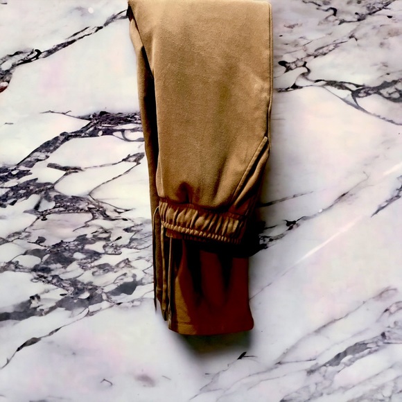 CorlettKristen's tweet photo. So good I had to share! Check out all the items I'm loving on @Poshmarkapp #poshmark #fashion #style #shopmycloset #mondetta: https://t.co/aU1kkQHKpm https://t.co/VcZoNbXn0P
