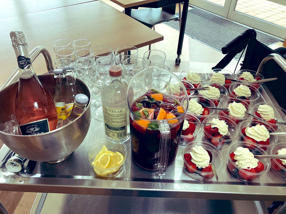 Miriamlemon's tweet photo. Wimbledon day @wirralhospice balloon tennis, strawberries and cream, non alcoholic refreshments, lots of fun and most importantly got our patients up and moving! @ACPOPC @AGILECSP @ReconGamesUK #EndPJparalysis #hospicecare
#palliativerehabilitation https://t.co/yBPcdDakjk