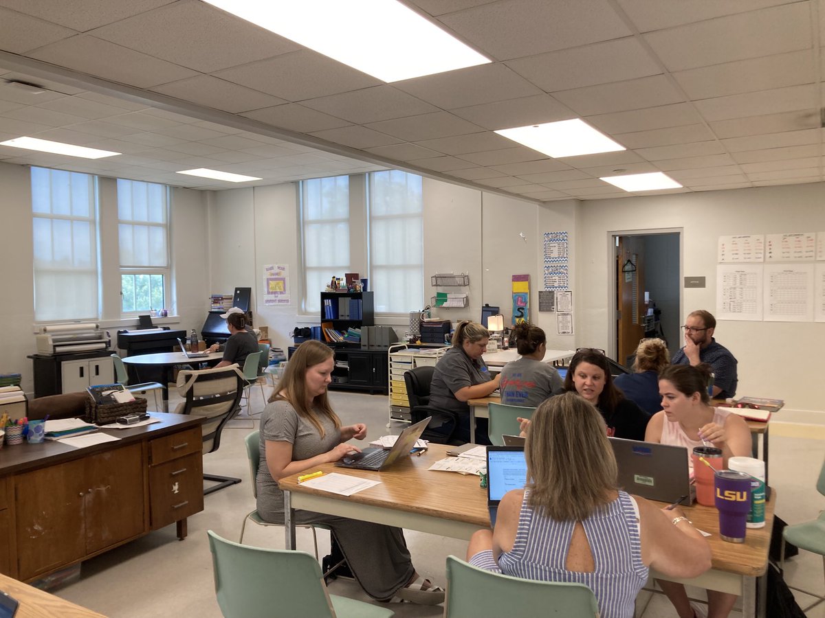 Julie Mayeux tweet media