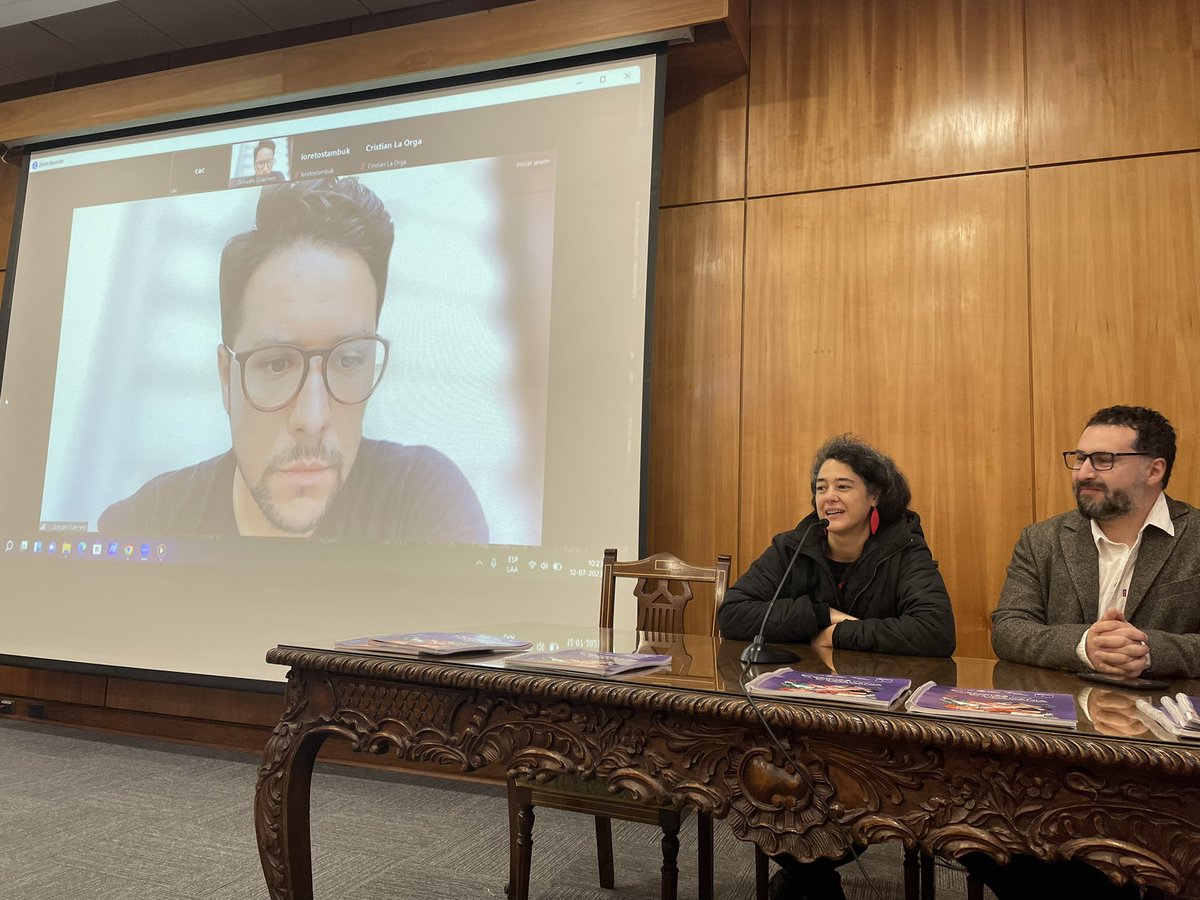 Gonzalo Guerrero, Corina González y Víctor Salinas, equipo editorial del libro Ciencias para la Ciudadanía, presentando este trabajo junto a docentes de la región. 

⭕️ Transmisión en vivo: youtube.com/live/iXAUcfeQp…