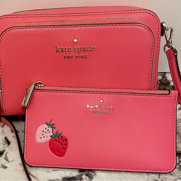 tambrathacker's tweet photo. So good I had to share! Check out all the items I'm loving on @Poshmarkapp #poshmark #fashion #style #shopmycloset #katespade #louisvuitton: https://t.co/IDnQmwCTvC https://t.co/TKmdqQ3VJb