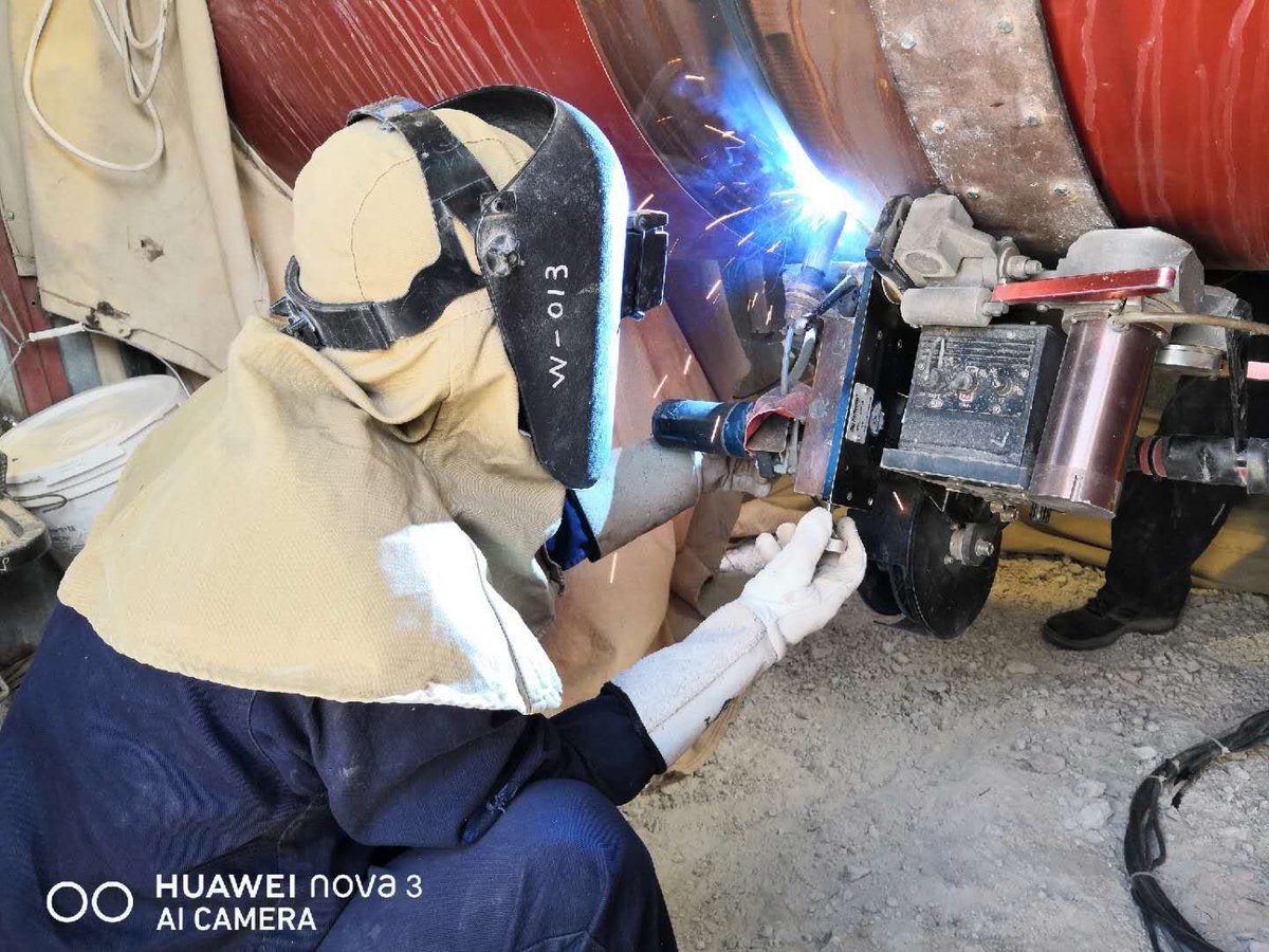 XIONGGU3's tweet image. Discover the incredible world of automatic welding machines and witness how they revolutionize pipeline welding. From the scorching desert to freezing cold environments, these machines ensure precise and efficient results! 🔥❄️🔧 #PipelineWelding #TechnologyAdvancements