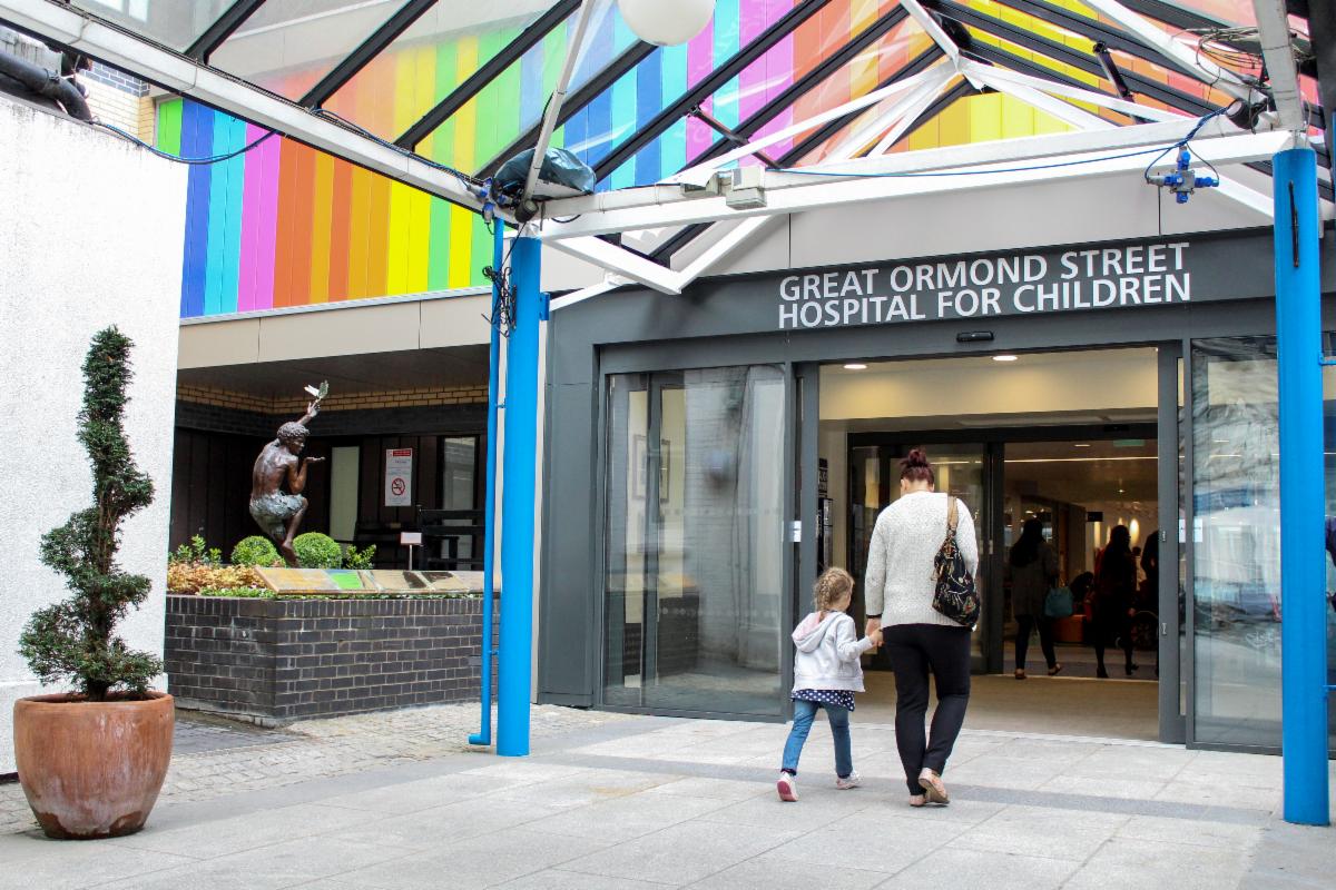 Oh my GOSH, an incredible new role is here!  😲 <a href="/GOSHCharity/">Great Ormond Street Hospital Charity</a>. This extraordinary hospital is now searching for a driven Senior International Philanthropy Manager in UK. Find out more about this incredible role visiting Global Charity Jobs here: tinyurl.com/5rvxn558