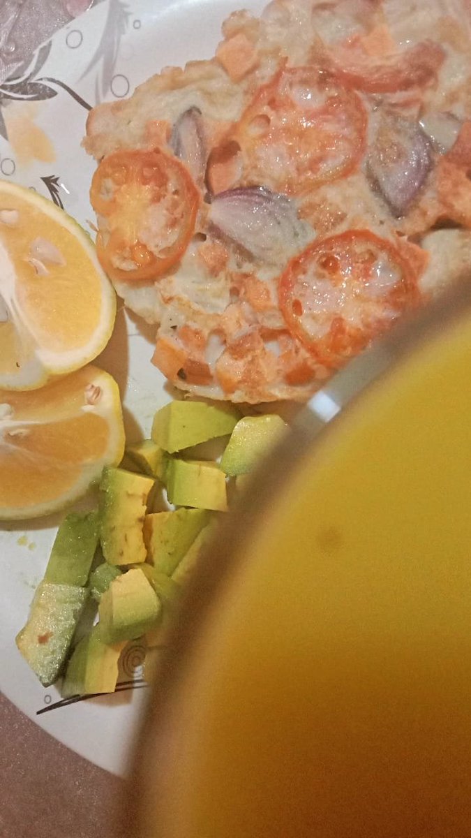 plateai255's tweet photo. What's for breakfast? 🍳 🍞  THREAD 🧵 
#MsosiHub @plateai255 
https://t.co/KxAKoq6R9n

Name it, Quote this tweet with a picture of your breakfast and ingredients (optional)👇🏼

1207:🥗 Black Tea served with bread toast, avocado 🥑, orange 🍊, a glass of juice 🥤 https://t.co/taeMVecaBN