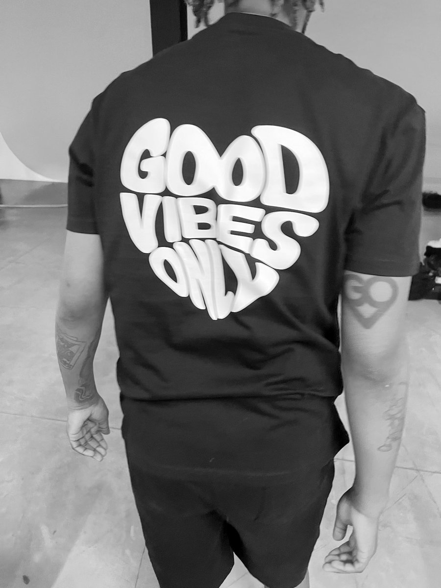 GVOCLO's tweet photo. Surround yourself with things that make you happy and create an environment filled with good vibes. https://t.co/PJymlVDDMK