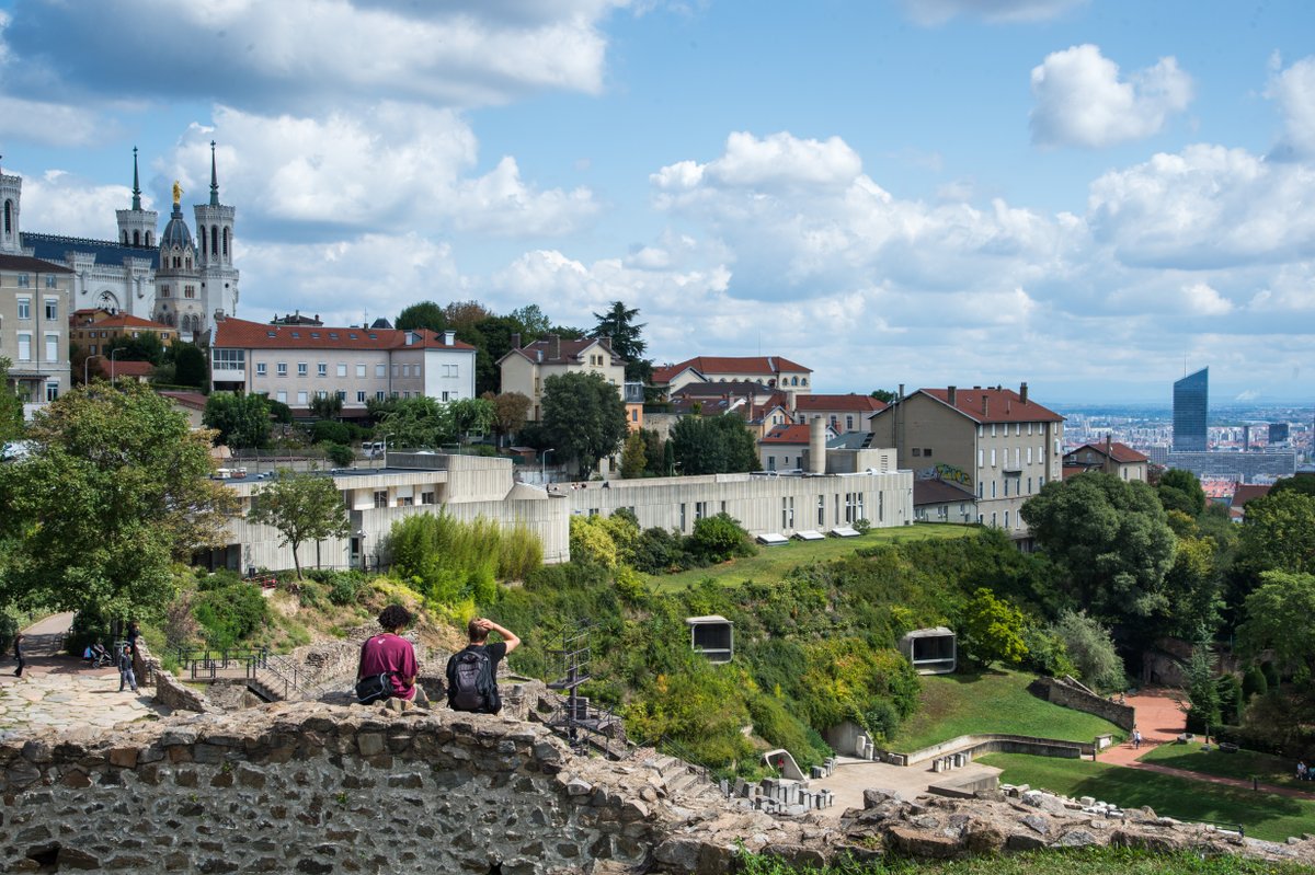 grandlyon's tweet photo. #OnSort ☀ Cet été, cap sur #Lugdunum avec le Musée'stival !
Découvrez un programme riche et adapté à l’été : visites, ateliers, lectures… Voici quelques idées dans lesquelles piocher tout au long de l’été. 👇
https://t.co/rE89JZgaNm https://t.co/NWryPuFet9