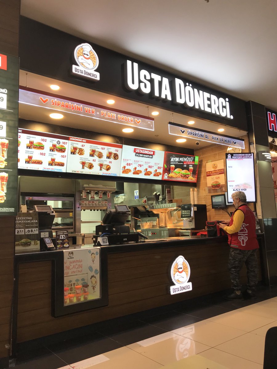 Çorba istiyorsunuz , limon yok karabiber yok tuz yok kaşık var o kadar da değil
