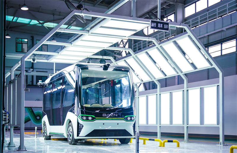 DiscoverAnyang's tweet image. The driverless bus rolled off the production line for the first time in Anyang
#driverless #driverlessbus #Anyang