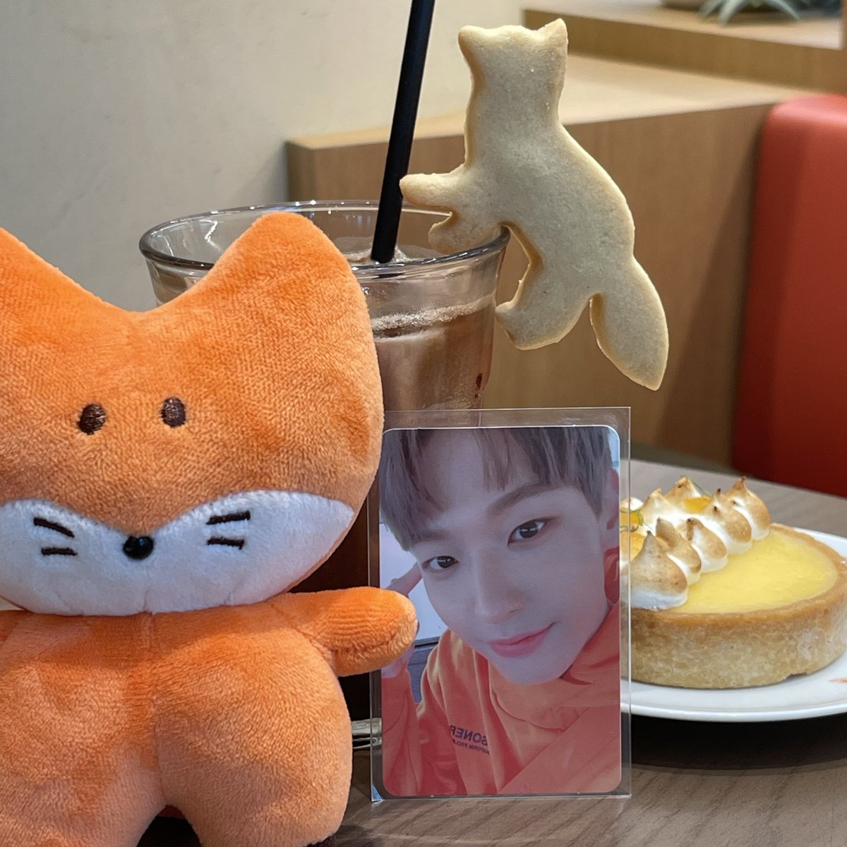 chikorita712's tweet photo. 인성데이 인성시 💛

(the fox cookie is so pretty😭😭😭)
#곧만나_인성아_생일축하해
#HAPPYINSEONGDAY

@SF9official https://t.co/Z3ghAeaD5u