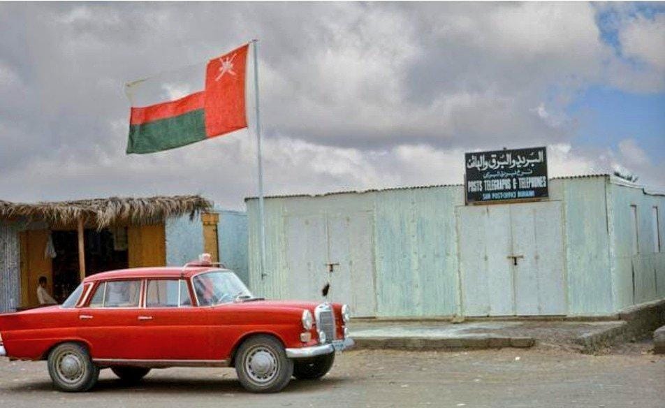 لقد أصبح البشر كصناديق البريد المقفلة، متجاورين ولكن لا أحد يعرف ما في داخل الآخر .