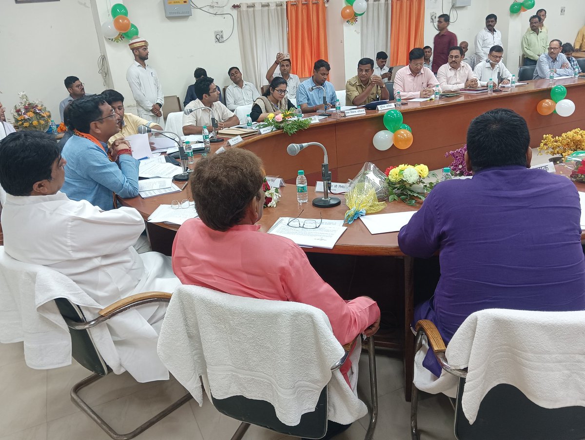 dmunnao's tweet photo. उप्र विधान परिषद की खाद्य पदार्थों में मिलावट और नकली दवाओं के प्रचलन से जन-जीवन के स्वास्थ्य समस्याओं पर रोकथाम हेतु समिति द्वारा विकास भवन सभागार में सम्बन्धित विभागों द्वारा खाद्य पदार्थों में मिलावट व नकली दवाओं के प्रचलन की रोकथाम हेतु किए गए प्रयासों की समीक्षा की गयी। https://t.co/n1RY8R7F7o