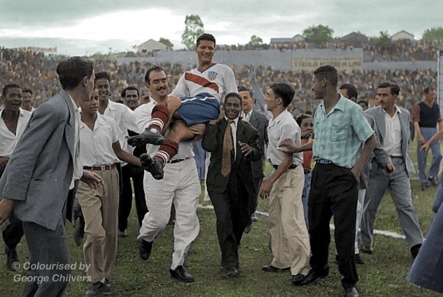 Football History in colour 🎨

US 🇺🇸 forward Joe Gaetjens is lifted into the air following his side’s shock 1-0 World Cup win over England. It would be Gaetjens who scored the only goal of the game to leave supporters stunned (1950)

Colourised: @Garswoodlatic