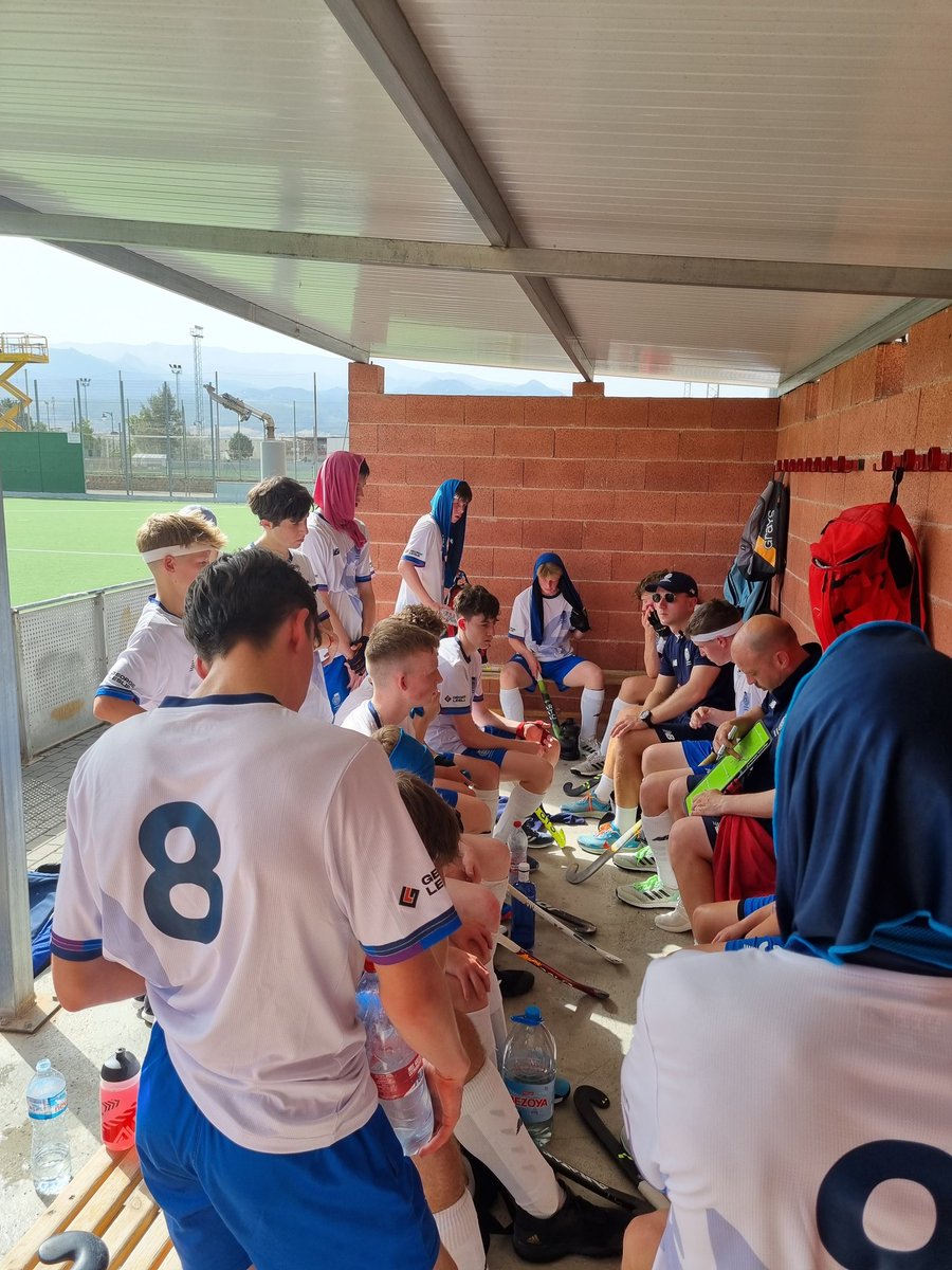 17U16's tweet photo. What a busy 2 days games against Ireland and Spain, Great hockey, goals from Scott L, Ben M, Charlie Feeney, Angus M. POTM Vs Ireland Rohan Marwaha Great away support from the families.
#brave https://t.co/Fw4zwtkJSf