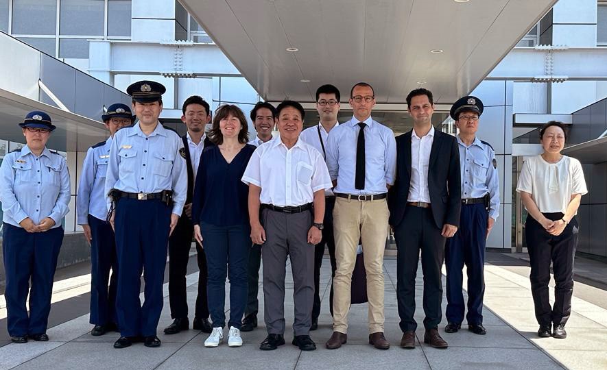 ENM_France's tweet photo. 🇫🇷 🇯🇵 11e séminaire franco-japonais, à Tokyo (#Japon), du 10 au 12/07, sur “La #justicepénale face au défi des nouvelles technologies”. @HaffideB &amp; @JFarobbia y ont présenté les enjeux de la #numérisation de la #procédurepénale et de la #cybercriminalité. #international https://t.co/p9QymdT8ux