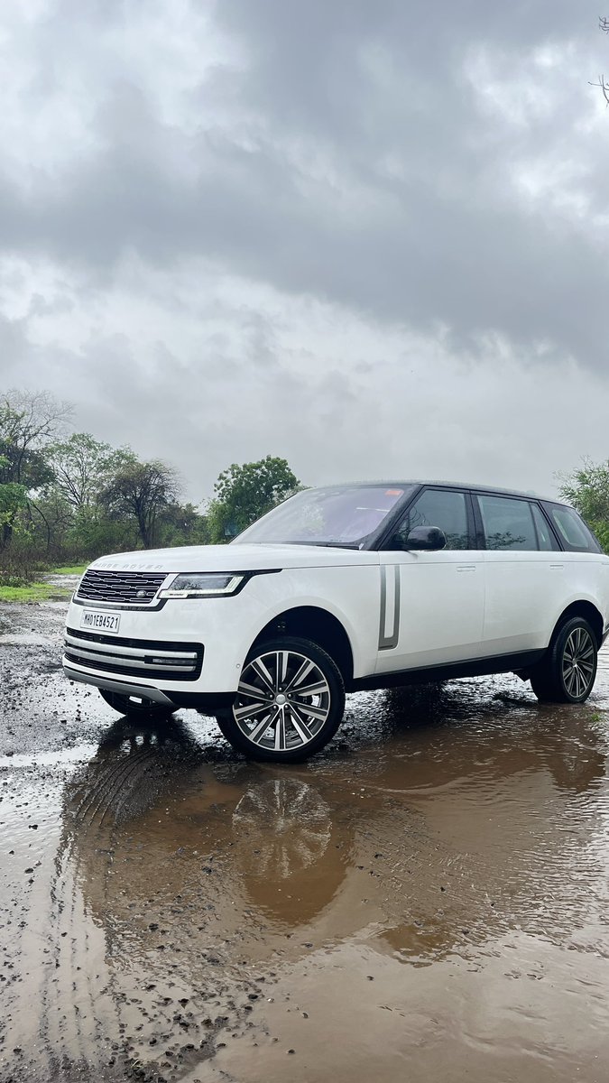 MotorOctane's tweet photo. SUVs - will have 2% extra taxes. More than 4 metres in length, 170mm in ground clearance (unladen) & more than 1.5-litre in engine size. In total - 28% GST and 22% cess is applied on them from now. Have you bought your SUV or still have to get it? https://t.co/CwIFI69mJP