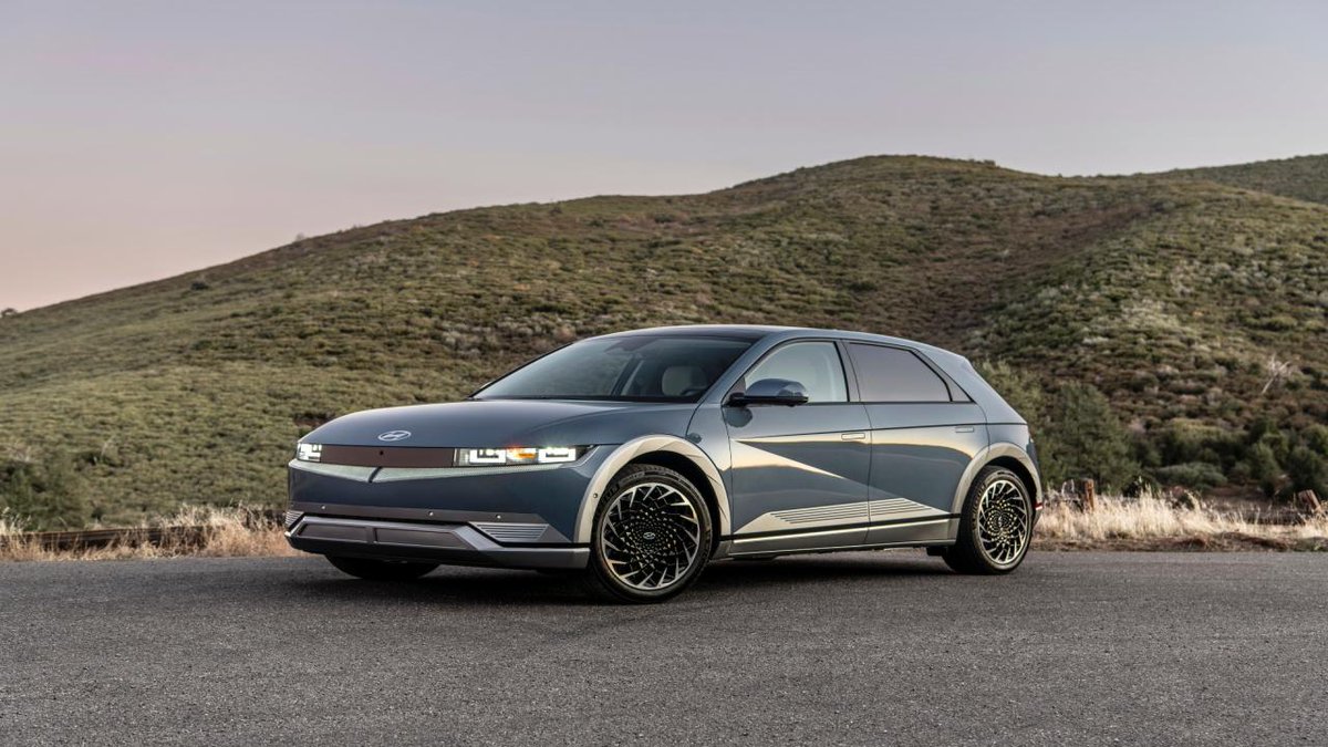 helpers_auto's tweet photo. Tesla rivals face rising inventory and it is becoming a Major issue.

More Info Here:
https://t.co/yJeAdIVqwb

#tesla #teslanews #teslaupdate #news #tsla

https://t.co/olndXqBj5P https://t.co/OmVqaPLtAL