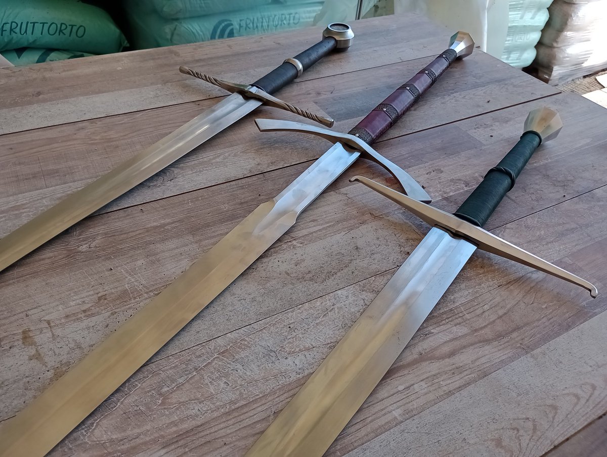 ArannReichhardt's tweet photo. Did I miss #PortfolioDay ??
Dunno, but here it is anyway!

Hello! I'm Arann and I spend most of my days making swords :D

If you retweet them you will also help me on my quest to keep making swords every day and not having to find a real job :D! https://t.co/P3AgFzaAlY