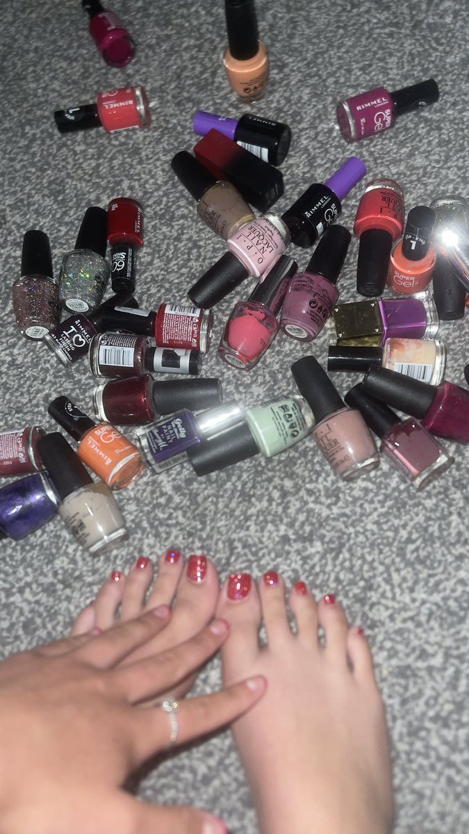 xxxxrk5's tweet photo. What colour should I paint my toes ◡̈ first one to pop up and give me an answer I will do it :) selling content size 4 #selling_content #feet #feet_lover #feet_pic #feetcontent #feetfethish #feetfinder #feetpicsforsales #sole #soles #dom #content #contentcreator #toes #veruca https://t.co/gTRdPJoW0K