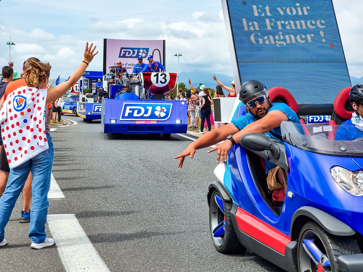 RLV_agglo's tweet photo. #TDF2023 | 🚘🎉🔥 La caravane du @LeTour traverse une nouvelle fois le territoire de @RLV_agglo ! 

Rendez-vous à partir de 13h pour le passage des coureurs à Saint-Beauzire, Chappes, Ennezat, Saint-Ignat et les Martres-sur-Morge 🚴‍♂️🚴‍♂️

Infos 👉 https://t.co/oMJ33UTg2U https://t.co/w6op5hrT4a