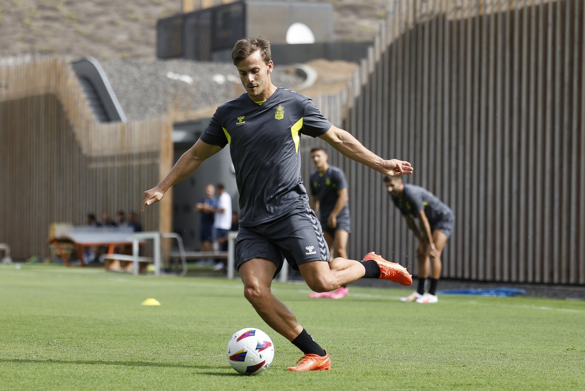 🔥 ¡Que no baje la intensidad! 

#LasPalmasEsDePrimera 
#LaUniónHaceLasPalmas 💛💙