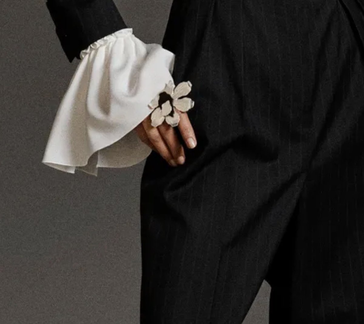 kuka_me's tweet photo. Reminiscing on the Statement Flower Ring for the Max Mara Pre Fall Collection 2020 https://t.co/KsnDMi5S7B