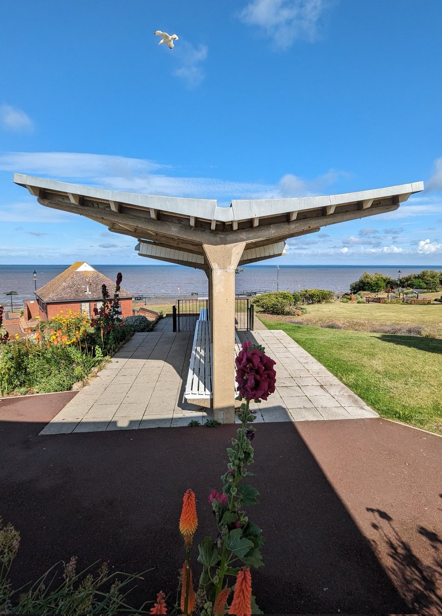 PiersSociety's tweet image. One for @SeasideFerry's #ShelterAppreciationSociety For some reason we're reminded of #Boscombe #Pier, but this is, in fact, #Hunstanton
@seaside_network