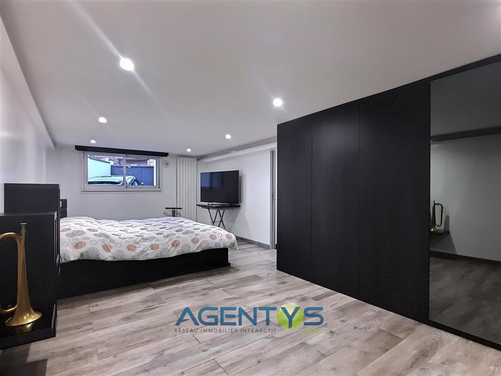 AllouxChristop1's tweet photo. À vendre | La varenne saint hilaire 🗺️

#maison COUP DE COEUR A 300M DU RER AGENTYS La Varenne - Votre partenaire #immobilier vous présente cette #maison entretenue de 148m² dotée d'un triple séjour, lumineux, traversant, d'environ 70m² avec (...) https://t.co/atBAjU0Kv4 https://t.co/4zR5fCdxwl