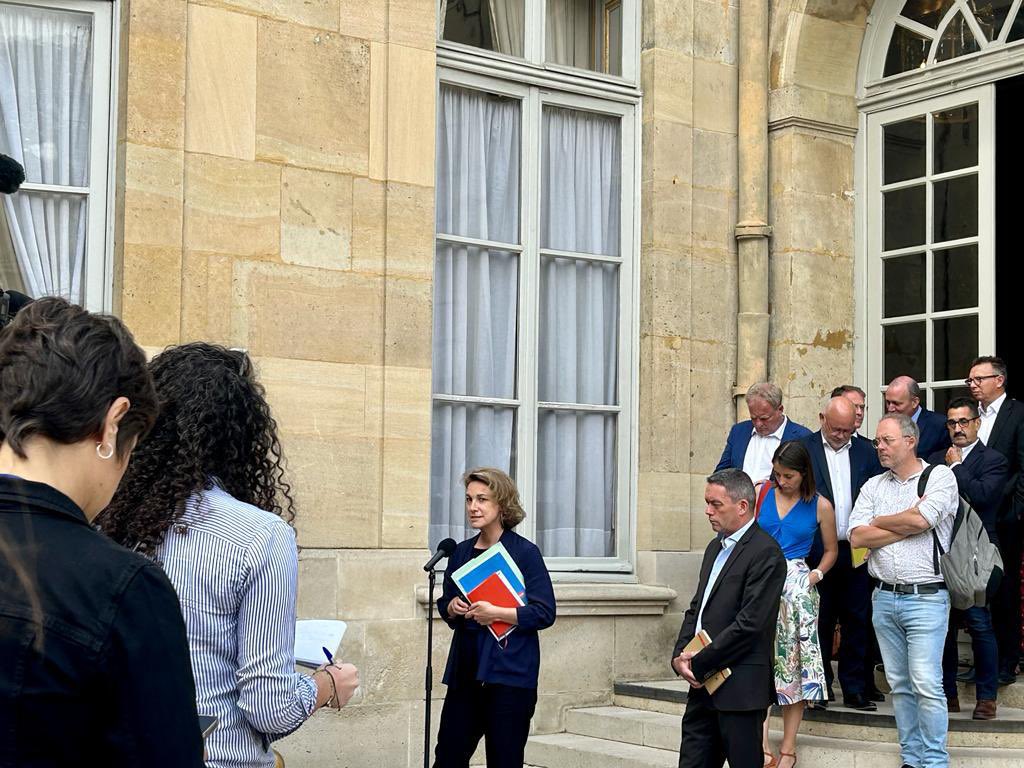Saluant 1 rencontre «utile qui permet enfin d’avoir quelques actes posés», <a href="/MaryliseLeon/">Marylise Léon</a> alerte sur le climat tendu et la nécessité de répondre aux attentes des travailleurs. « La situation est encore aujourd’hui explosive. Il suffit d’1 étincelle pour que cette colère explose »