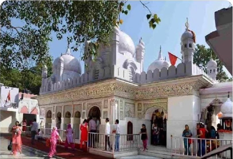 Anu_Arya007's tweet photo. There is mansa devi temple just outside chandigarh and near to Mohali. During yesterday discussion temple committee agreed not to do anything for affected by #Flood. Temples total wealth is more than RS 1300 crores with 6O crore monthly income. Just remember. #PunjabFloods https://t.co/IiL140Y3VO