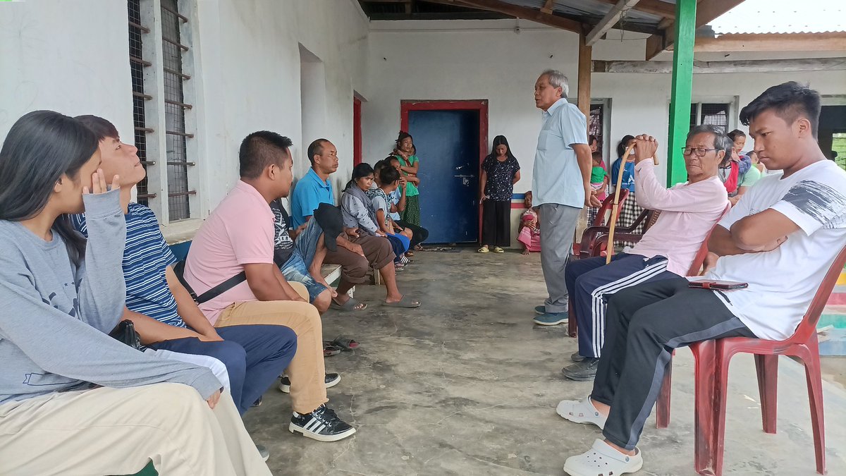 Thadou_TLF's tweet photo. TLF LAMKAIHON VILNA NEI

Gamle tol jeh a galjam sopi ulenao atam jing toh lhonnin Pao ngailutna jalla kiloikhom Thadou Linguistic Forum (TLF) lamkaihon Baptist English High School, Motbung munna um sopi ho vilna akineijin ahi. https://t.co/Vmf1YqGtFO
