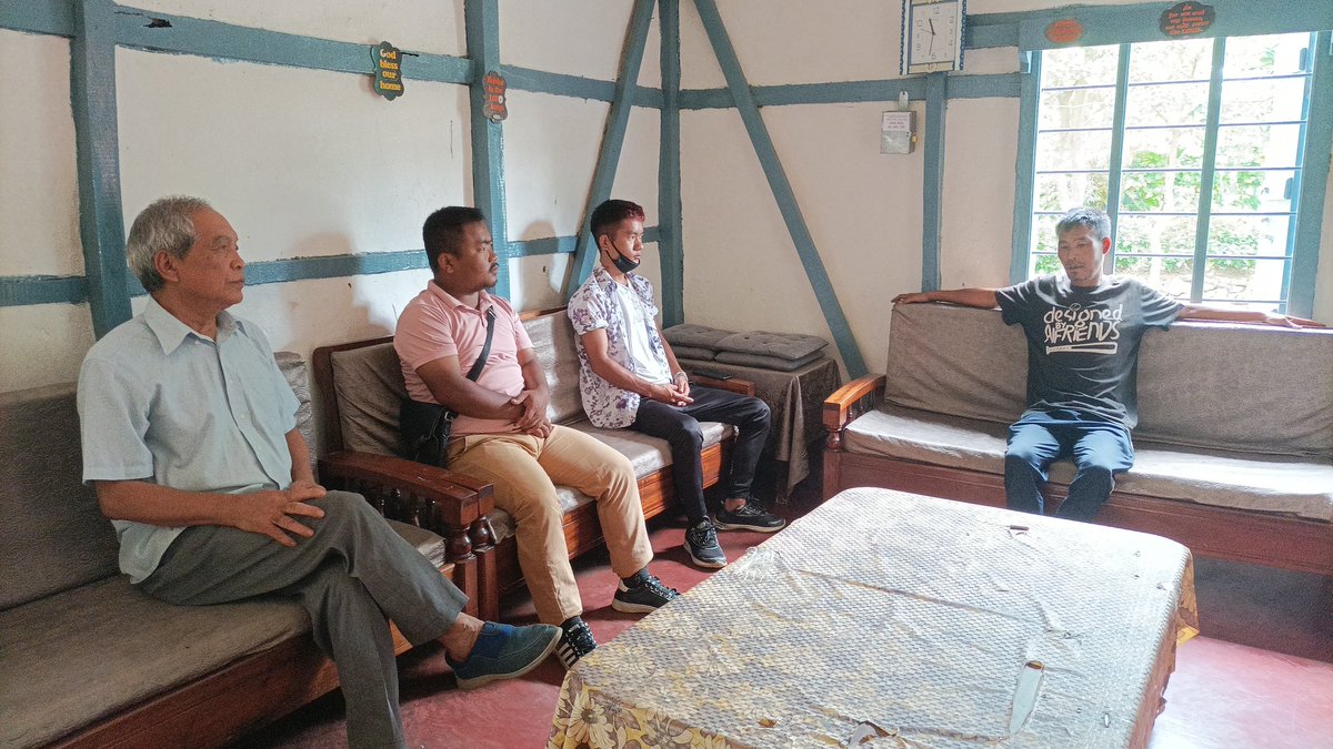 Thadou_TLF's tweet photo. TLF LAMKAIHON VILNA NEI

Gamle tol jeh a galjam sopi ulenao atam jing toh lhonnin Pao ngailutna jalla kiloikhom Thadou Linguistic Forum (TLF) lamkaihon Baptist English High School, Motbung munna um sopi ho vilna akineijin ahi. https://t.co/Vmf1YqGtFO