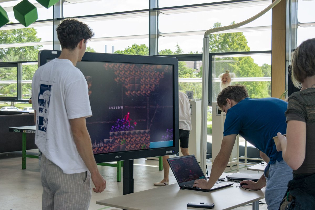 DesignLabUT's tweet image. Last Friday, the exhibitions of the students following the course on ‘Socio-Technical Futures’ at the UT took place. @CBaibarac and @Henriqueta_Dorr have gained insights that will help them to further develop a DIY scenario-making tool, part of their DesignLab seed-fund project.