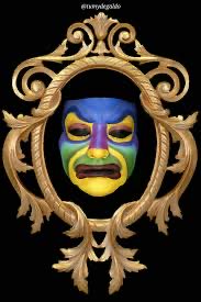 Al igual que el espejo, ella se obsesionó con su belleza por ignorar la varonil incompetencia. #escrituracreativa #desmitificandodisney #microtexto