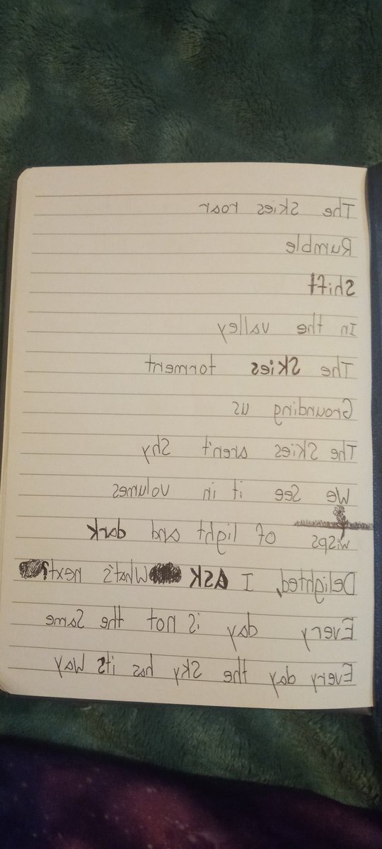 essence_ecnesse's tweet image. I write backwards #backwards #mirrorwriting