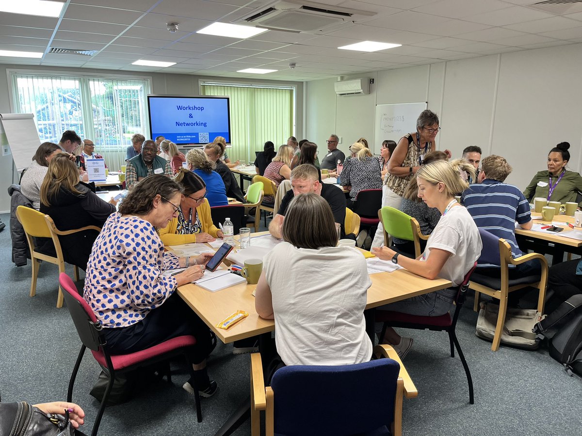 A busy workshop at the Network meeting “Current challenges for prison leavers in Leeds & possible solutions”
#prisonleavers #workingtogether #challengesandsolutions