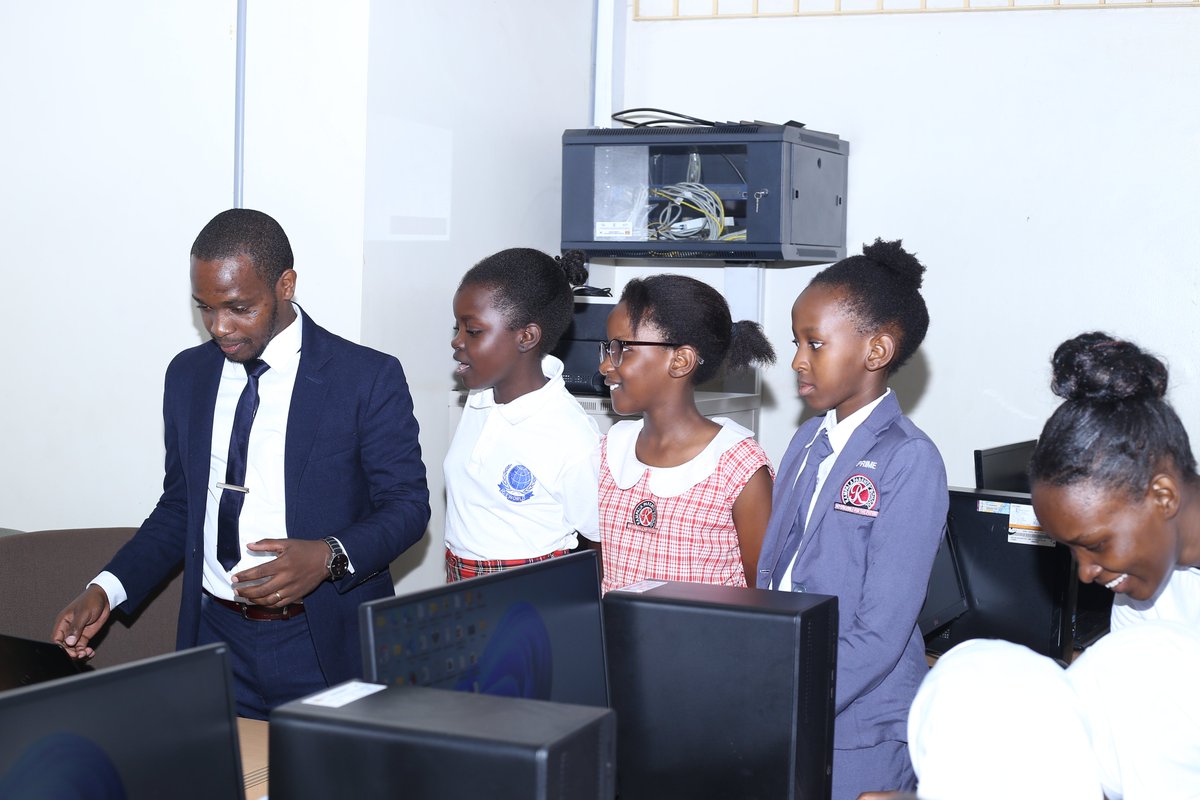 code_academy_ug's tweet image. Empowering young minds to shape the future of technology. #CodeEducation #YouthEmpowerment