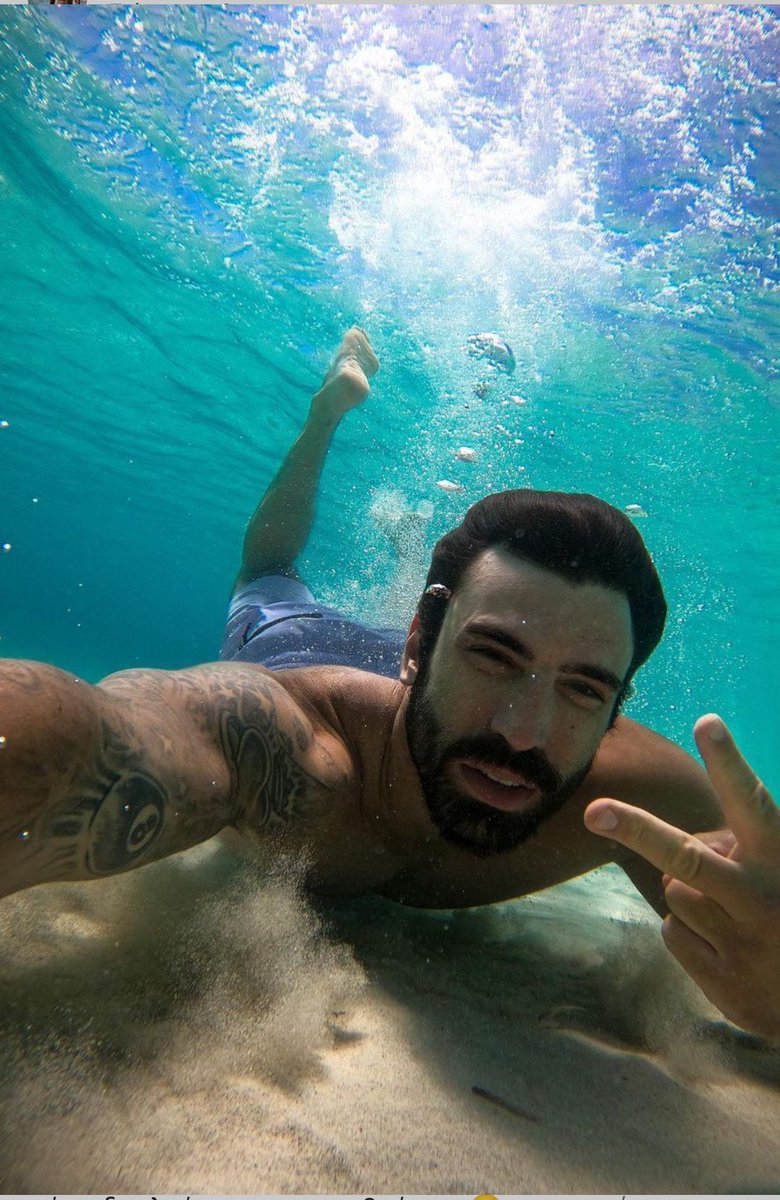varemeni_'s tweet photo. Φυσικό να λείπει το ALL από το τροπαιο,αφού ο ALL STAR έλειπε #SURVIVORGR https://t.co/41QU9ERgvF