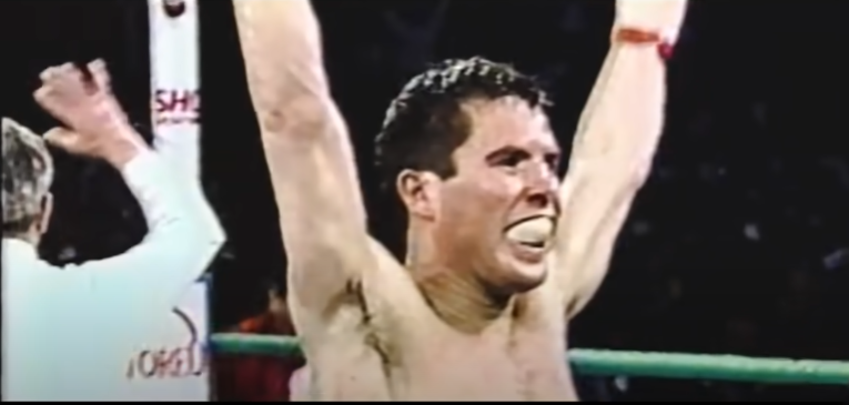 Este día cumple 61 años el MEJOR boxeador LATINO DE LA HISTORIA: don <a href="/Jcchavez115/">Julio César Chávez</a> 

¡EL GRAN CAMPEÓN MEXICANO!

youtu.be/IlwDXAtk0DY

#Boxing #Boxeo #ElGreatest #Mexico