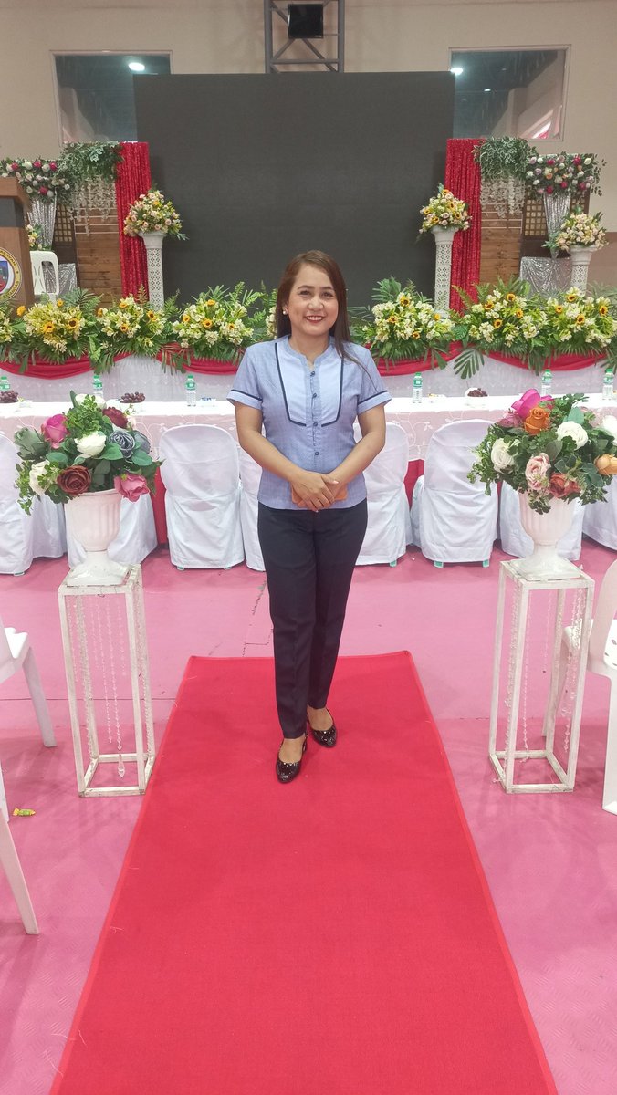 c_singsing's tweet photo. Our duty as floor directors is to assure the smooth and organized flow of the program. Indeed, we did and achieved it! This is because of the guidance of the Lord and the people who helped us in this endeavor. Kudos, and God bless us all.

#2023MassGraduation
#BalayanEast https://t.co/Za3AZsmHrZ
