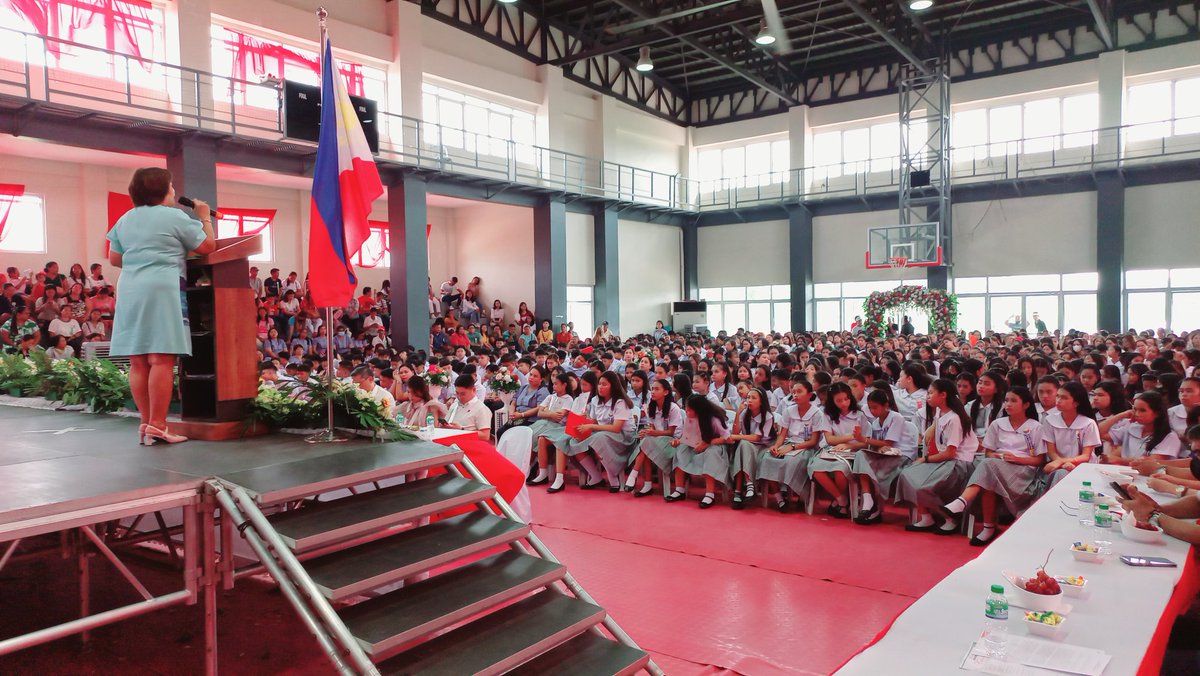 c_singsing's tweet photo. Our duty as floor directors is to assure the smooth and organized flow of the program. Indeed, we did and achieved it! This is because of the guidance of the Lord and the people who helped us in this endeavor. Kudos, and God bless us all.

#2023MassGraduation
#BalayanEast https://t.co/Za3AZsmHrZ