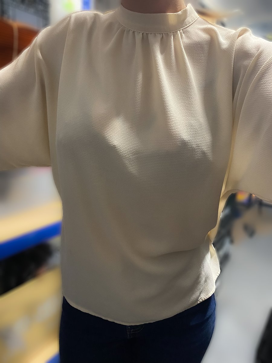 Just Sarah the Hotwife on Twitter: "Much easier to do it in the WH 😅 Retweet if you want to see