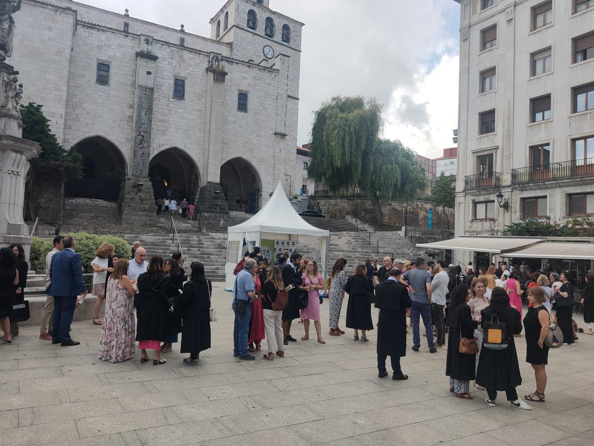 La #abogaciaCantabria informa a los ciudadanos de la importancia de la #justiciagratuita y la necesidad de que tengamos un #TurnoDeOficioDigno para asegurar este servicio esencial #AbogaciaUnida #DeOficioAbogado