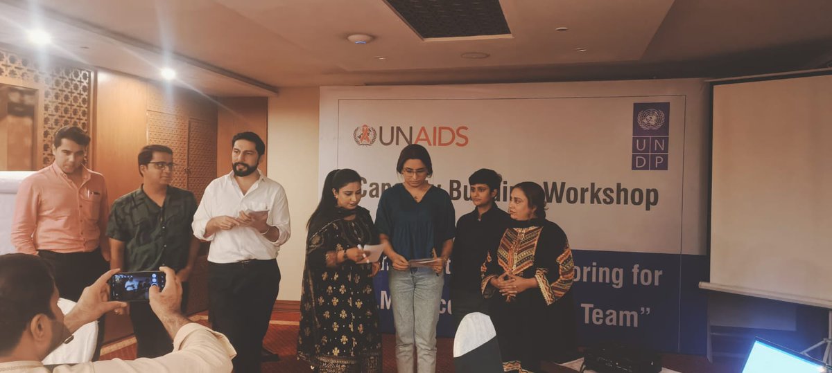 UNDP_Pakistan's tweet photo. #UNDPinPakistan &amp; @UNAIDS_Pakistan launched a first ever community-led monitoring system for #HIV Prevention Programming in 🇵🇰.

The system will ensure accountability &amp; support communities to monitor quality of service delivery, identify issues, &amp; coordinate w/ stakeholders. https://t.co/oiMBs0uAmX