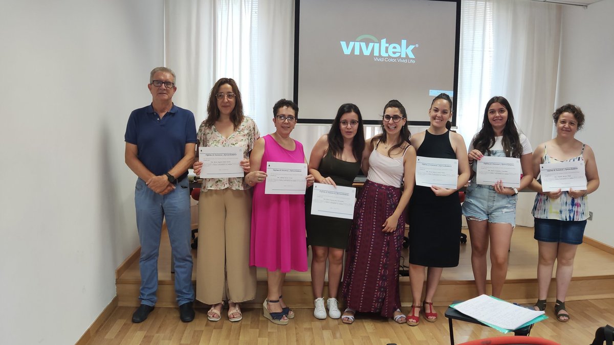 OssaCati's tweet photo. Finaliza el curso de Nóminas y Tipos de Contratos organizado por la Concejalía de Desarrollo Local del Ayuntamiento de Cehegín https://t.co/y9uGLhH6Kw