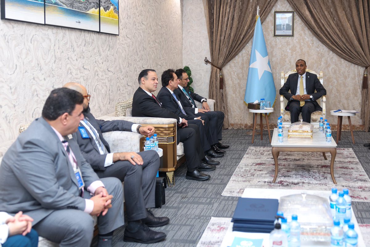 ARahmanMustaf's tweet photo. @SomaliPM H.E. @HamzaAbdiBarre has received today in his office a delegation from the #WFDP, led by the president of the organization @Ekramy_Elzaghat.
Both sides discussed during the meeting number of important issues, such as; Socio-economic development, Climate change & other https://t.co/GYiqckkxhL